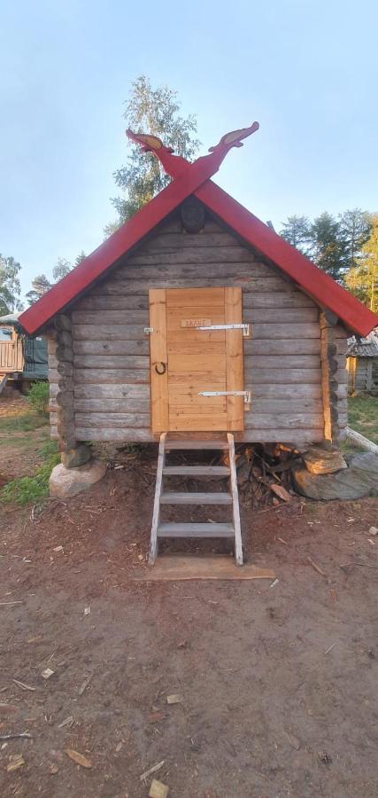 Bed and Breakfast Vittfarnas Hird Vikingaby Sosdala Exterior foto