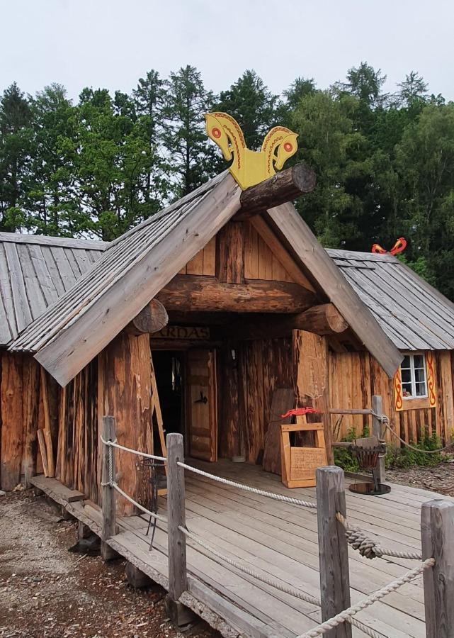 Bed and Breakfast Vittfarnas Hird Vikingaby Sosdala Exterior foto