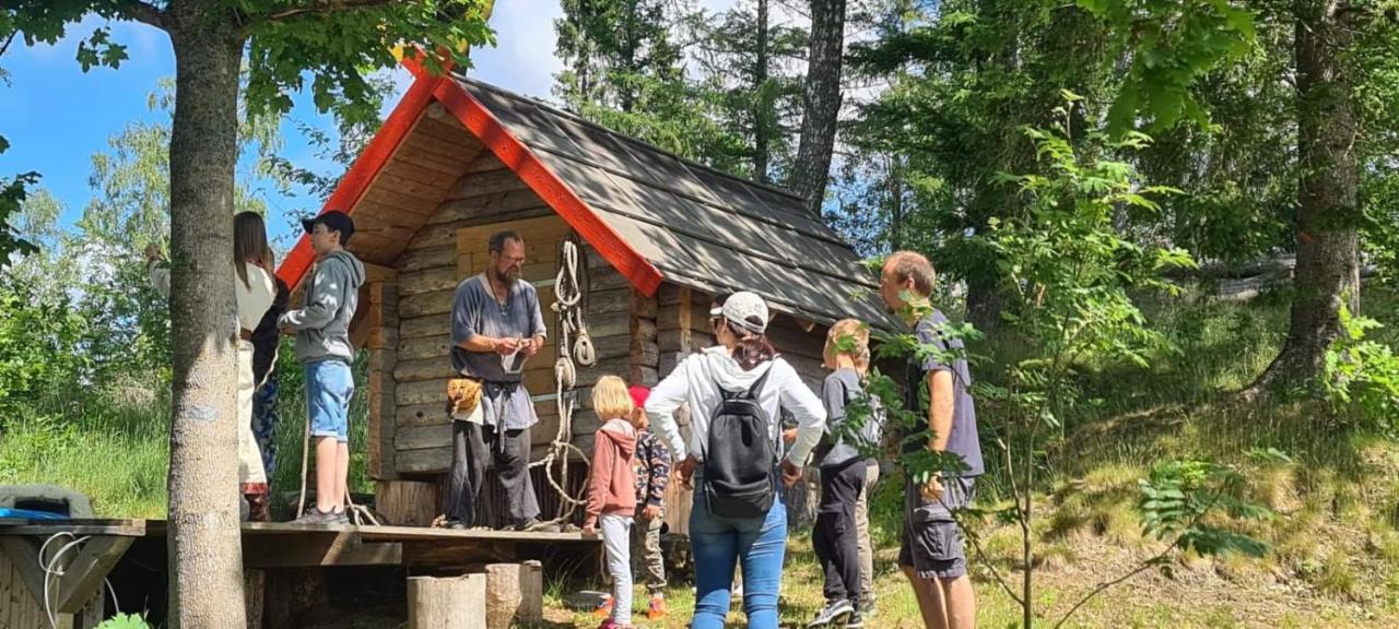 Bed and Breakfast Vittfarnas Hird Vikingaby Sosdala Exterior foto