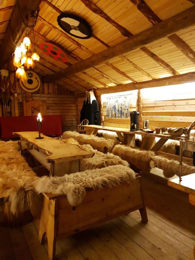 Bed and Breakfast Vittfarnas Hird Vikingaby Sosdala Exterior foto
